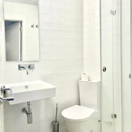 Apartment Rs1e Cozy, New Ac! Quiet & Central, Perfect Stay!