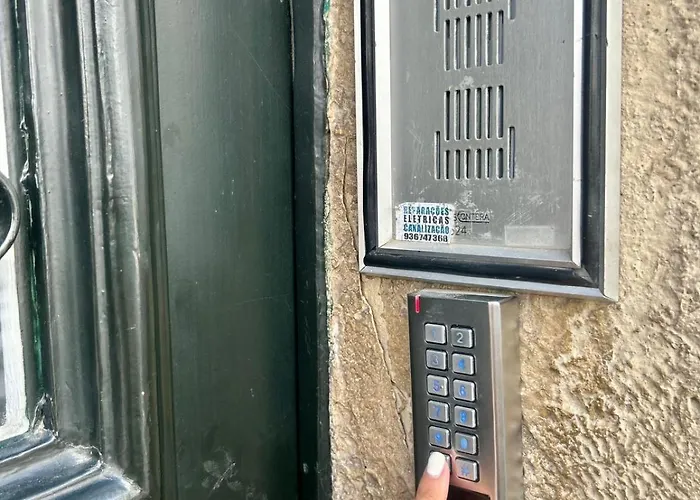 Rs1e Cozy, New Ac! Quiet & Central, Perfect Stay! Lisbon